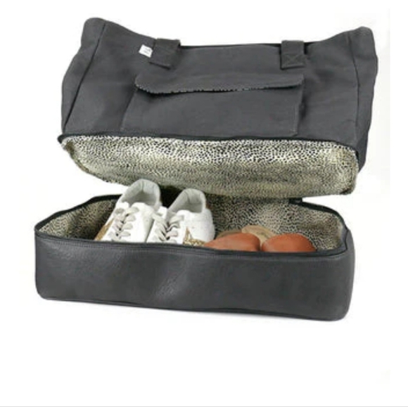 Grace and lace weekender duffle bag brand new never used with tags - Picture 2 of 14